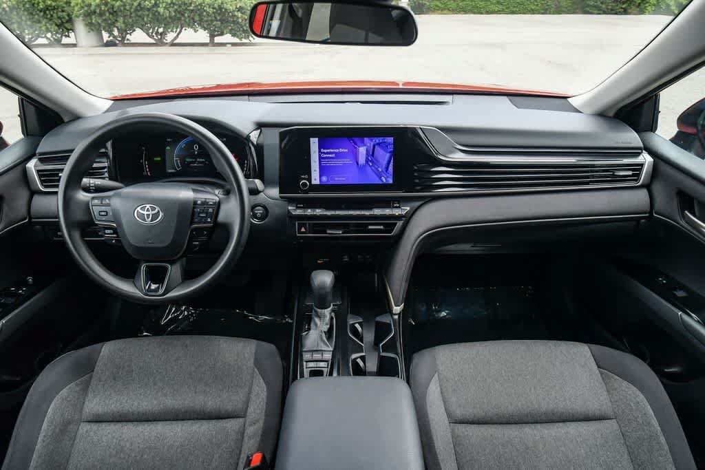 2025 Toyota Camry LE - Photo 14