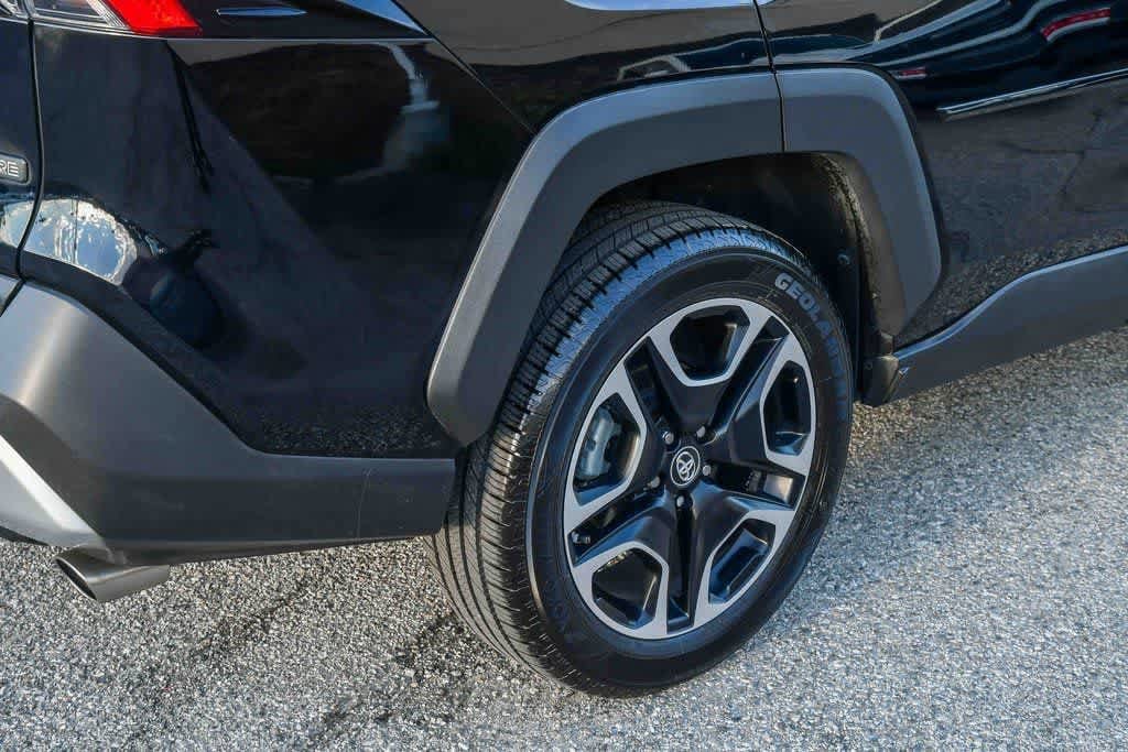 Thumbnail: 2019 Toyota RAV4 - 9