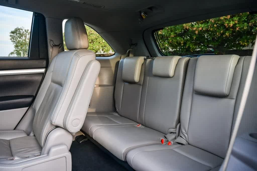 Thumbnail: 2019 Toyota Highlander - 20