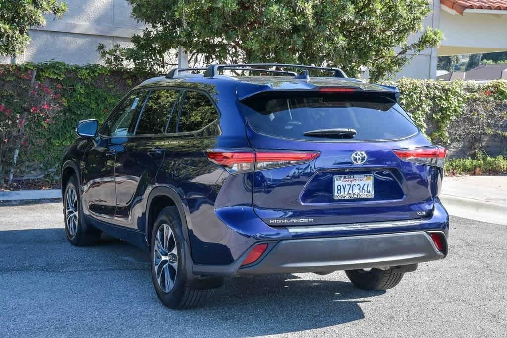 Thumbnail: 2022 Toyota Highlander - 8