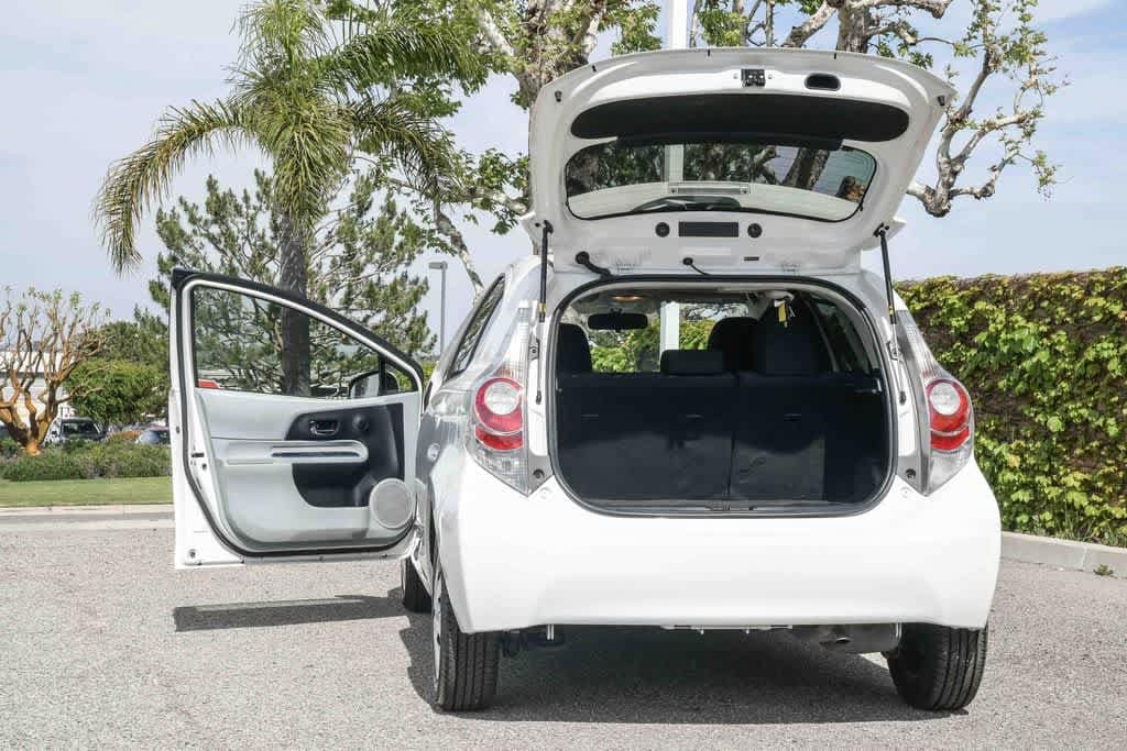 Thumbnail: 2013 Toyota Prius c - 28