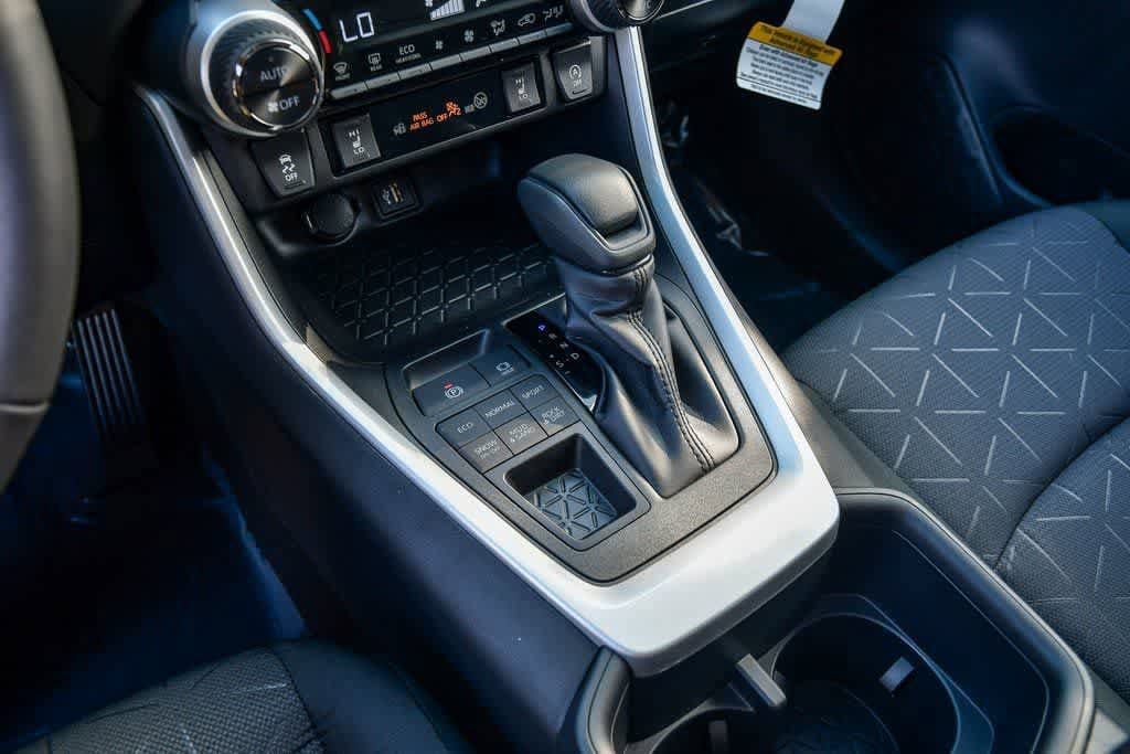 Thumbnail: 2025 Toyota RAV4 - 20