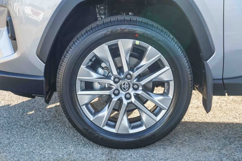 Thumbnail: 2025 Toyota RAV4 - 10