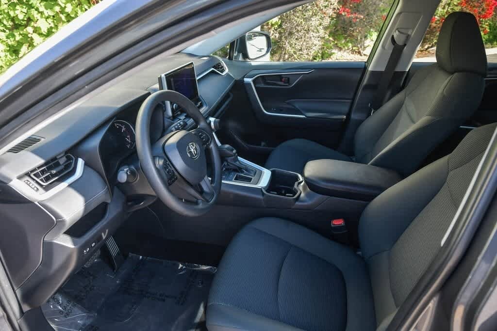 2024 Toyota RAV4 LE 16