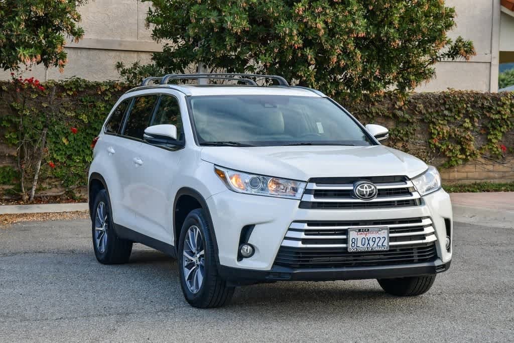 Thumbnail: 2019 Toyota Highlander - 3