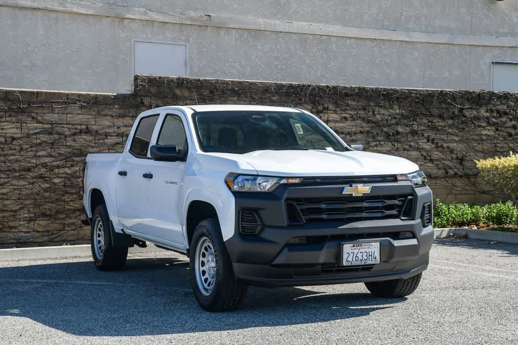 2025 Chevrolet Colorado Work Truck photo 2