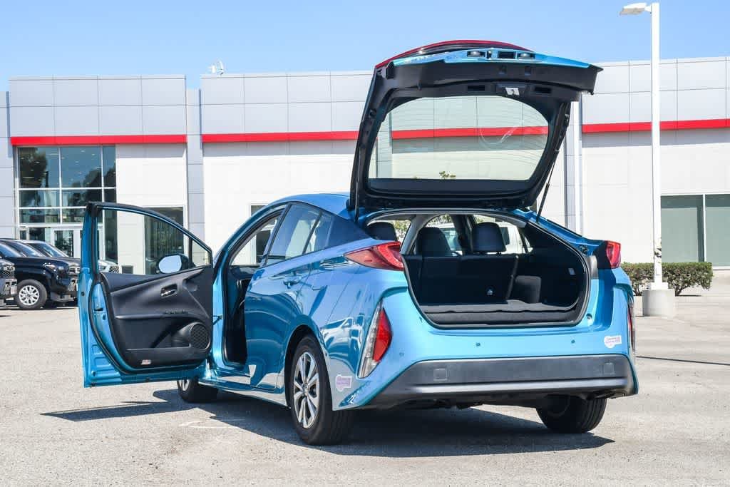 Thumbnail: 2017 Toyota Prius Prime - 25