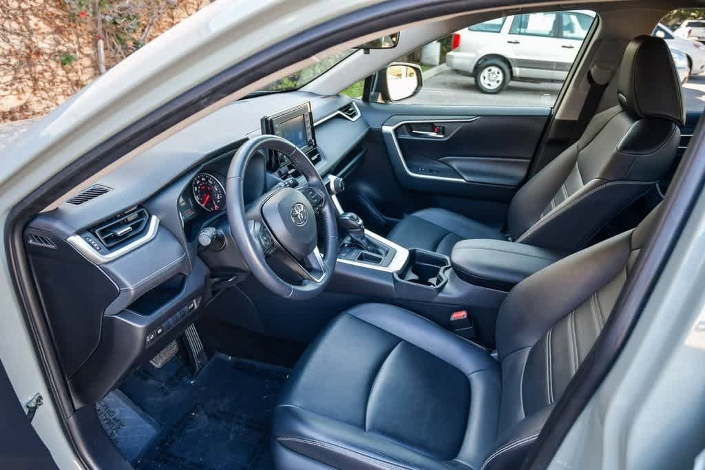 Thumbnail: 2019 Toyota RAV4 - 16