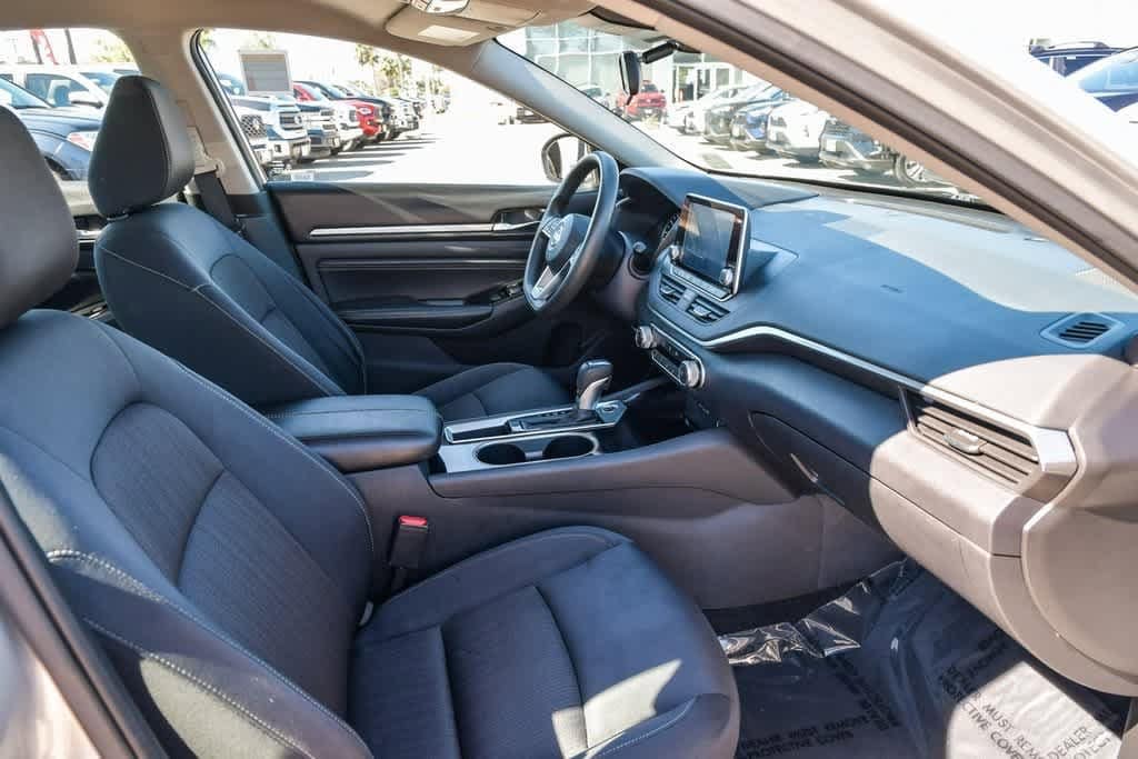 Thumbnail: 2021 Nissan Altima - 15