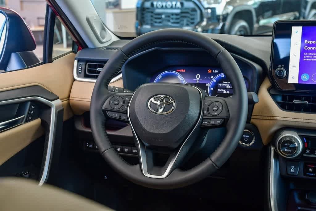 Thumbnail: 2025 Toyota RAV4 - 12