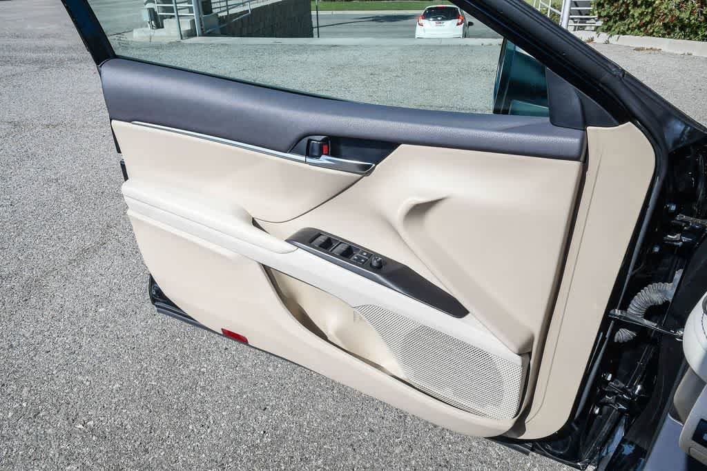Thumbnail: 2022 Toyota Camry - 25