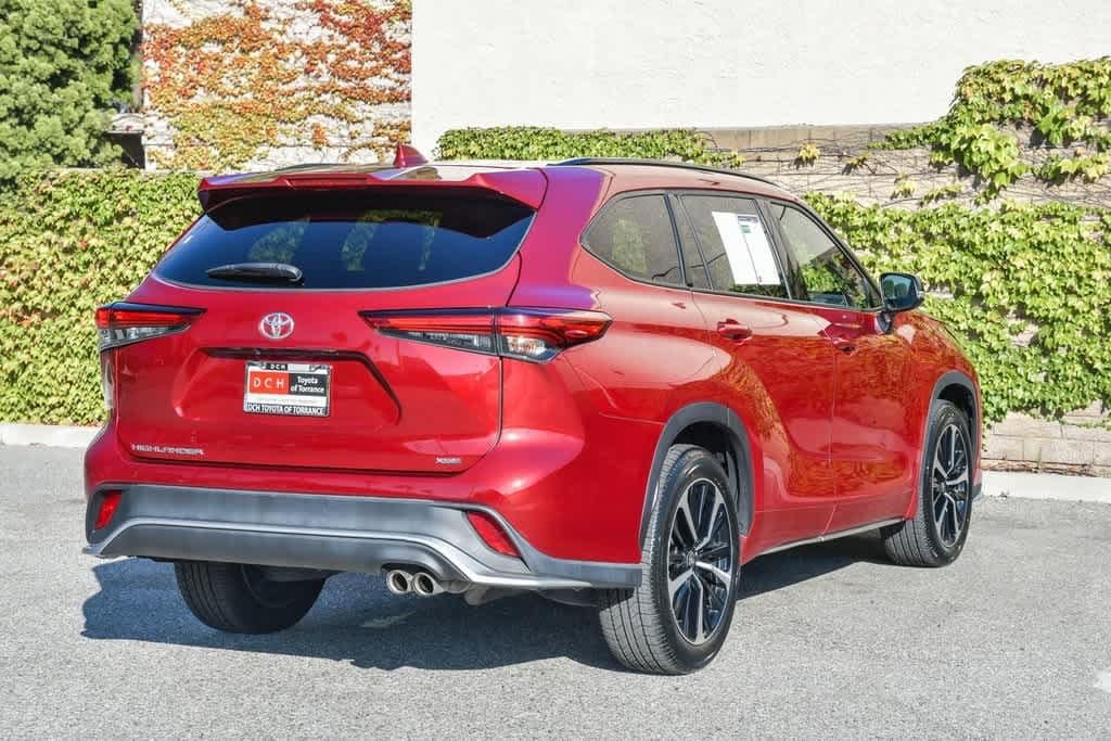 Thumbnail: 2022 Toyota Highlander - 6