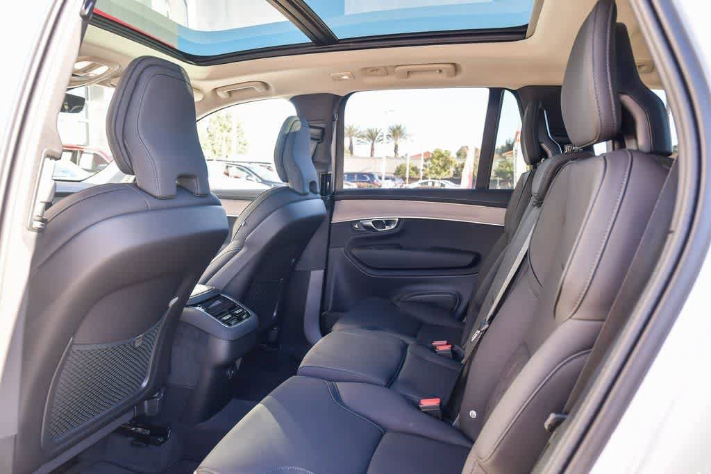 Thumbnail: 2025 Volvo XC90 - 18