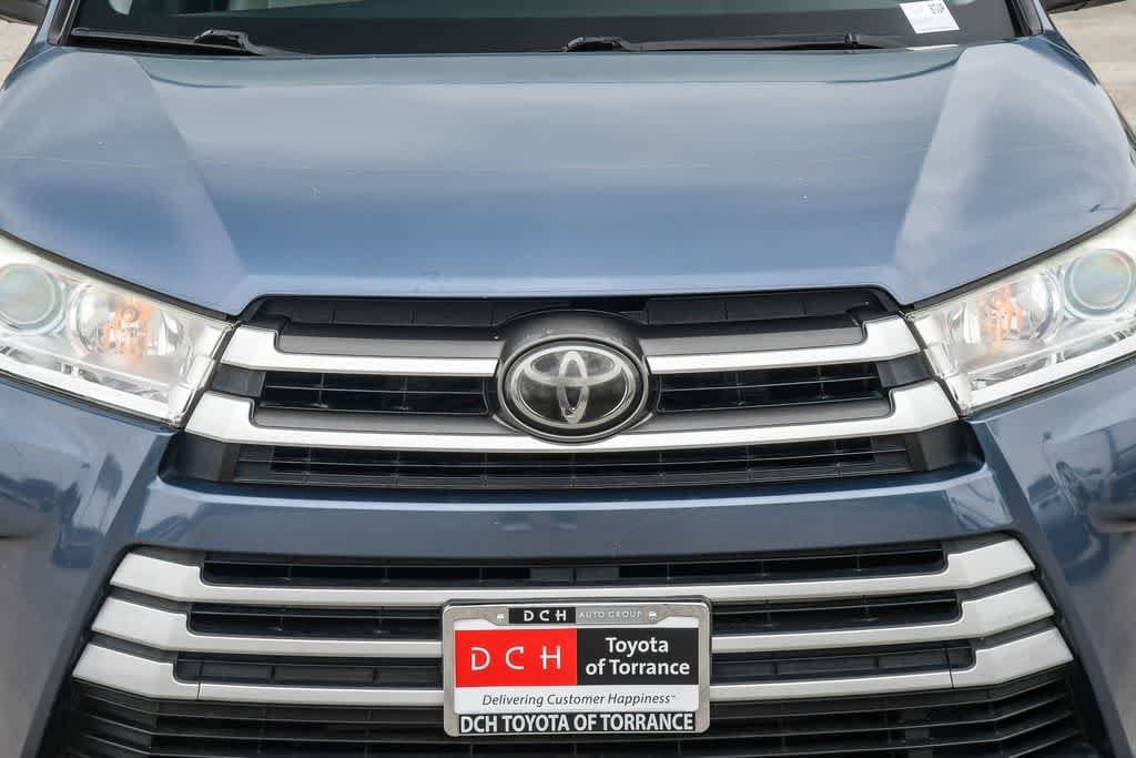 Thumbnail: 2017 Toyota Highlander - 4