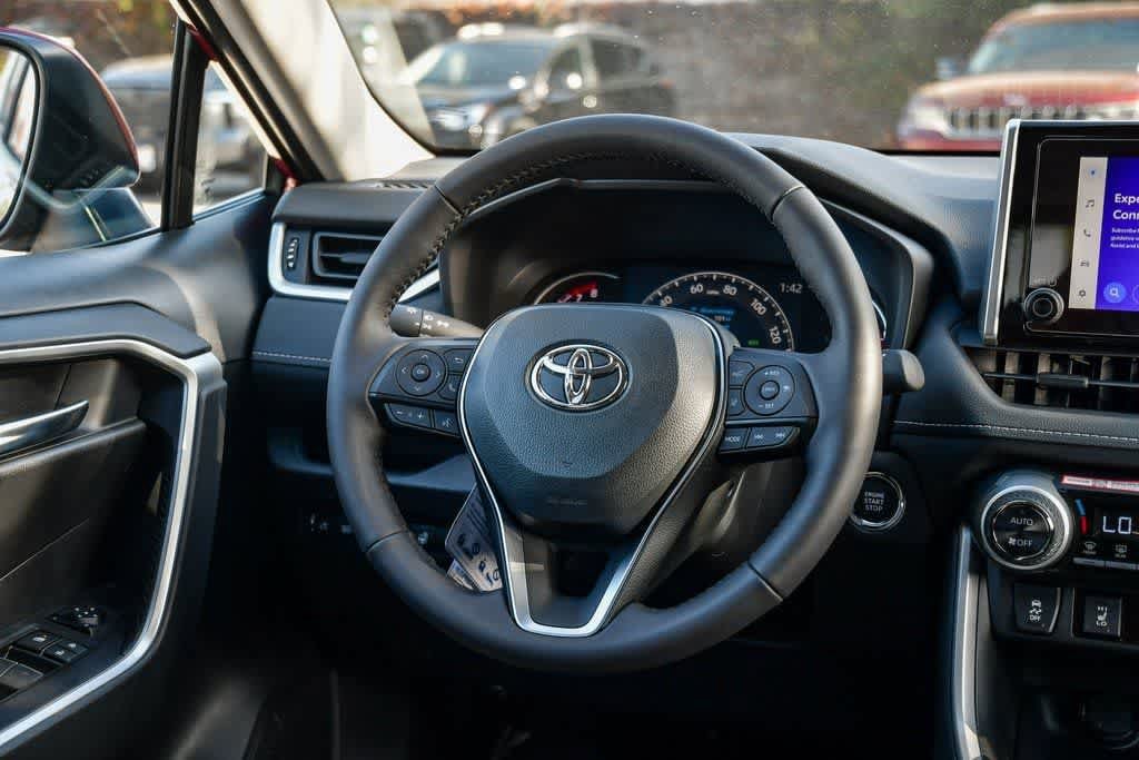 Thumbnail: 2025 Toyota RAV4 - 11