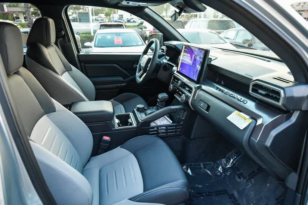 2025 Toyota Tacoma TRD Off Road - Photo 17