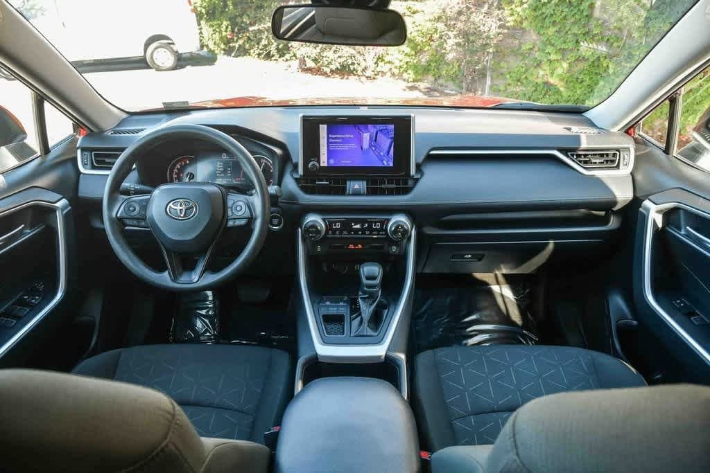 Thumbnail: 2023 Toyota RAV4 - 14