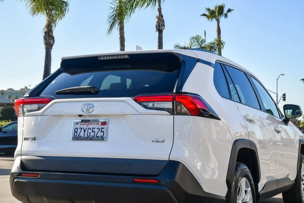 Thumbnail: 2021 Toyota RAV4 - 6