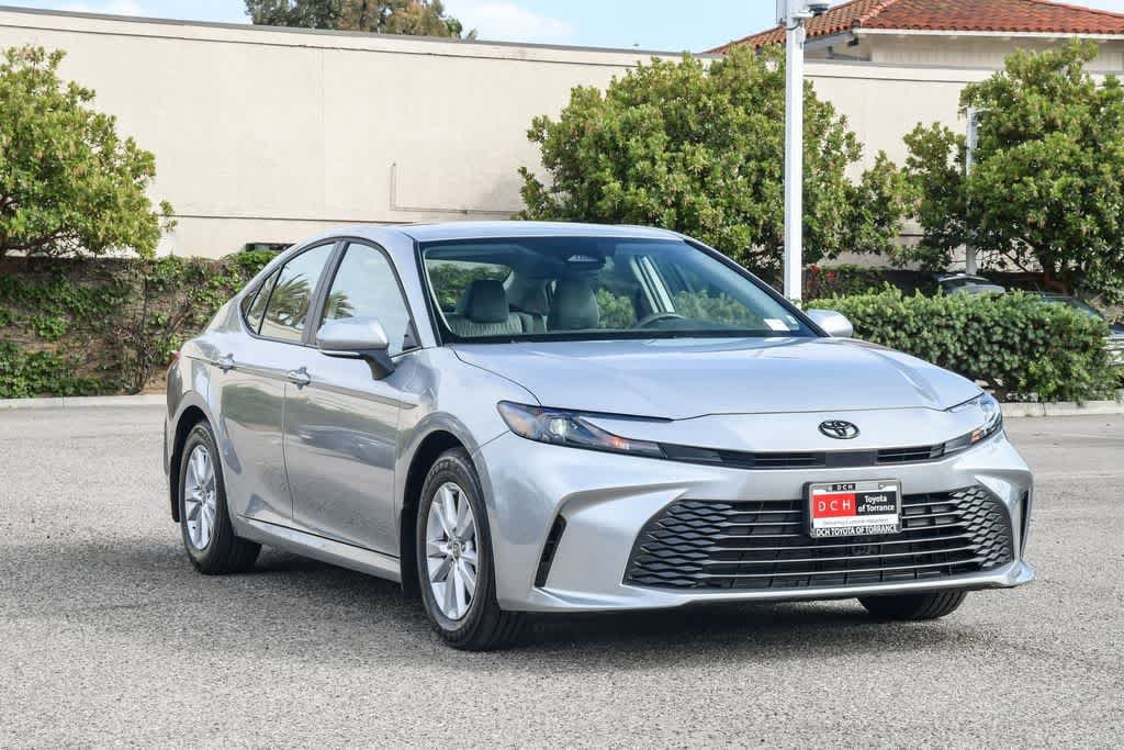 2026 Toyota Camry LE photo 2
