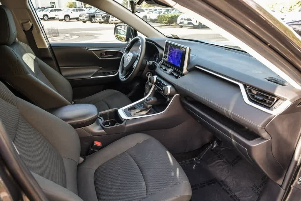 Thumbnail: 2025 Toyota RAV4 - 15