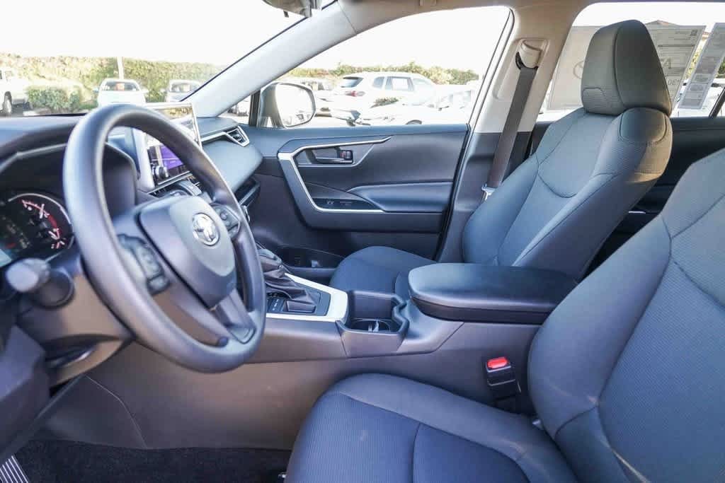 Thumbnail: 2025 Toyota RAV4 - 17