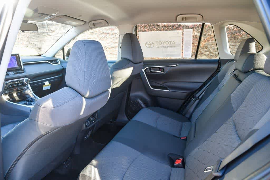 Thumbnail: 2025 Toyota RAV4 - 18