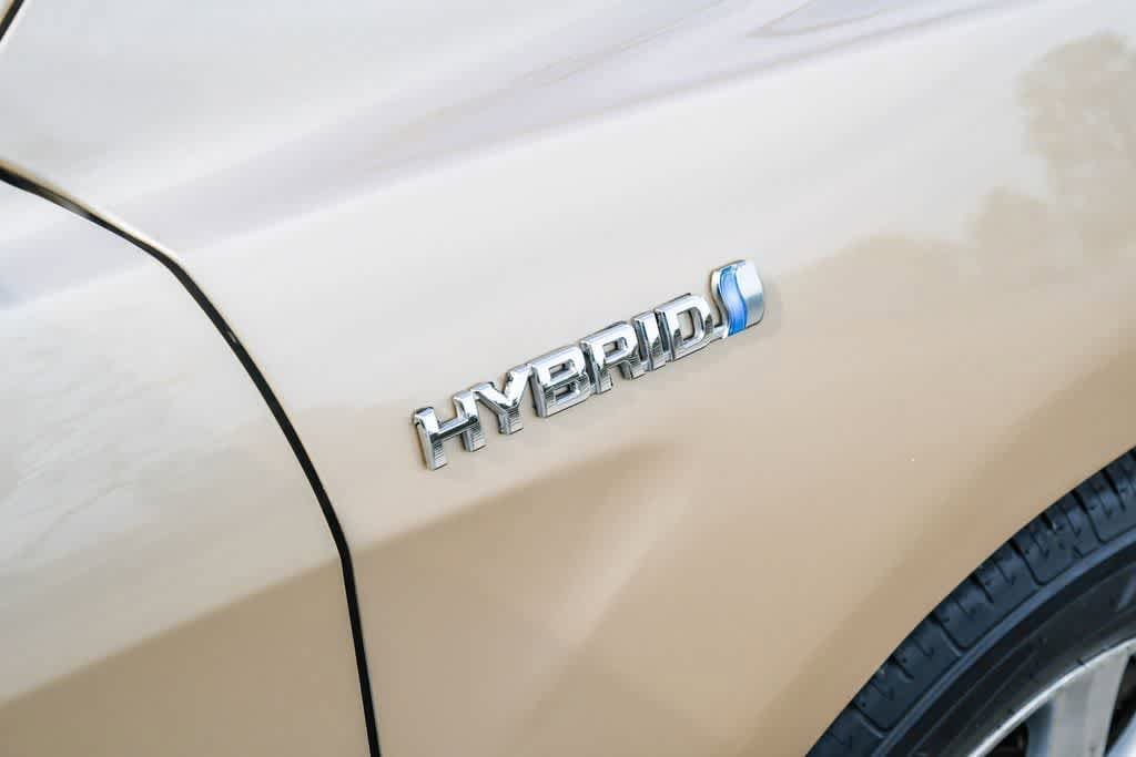 Thumbnail: 2010 Toyota Camry - 27