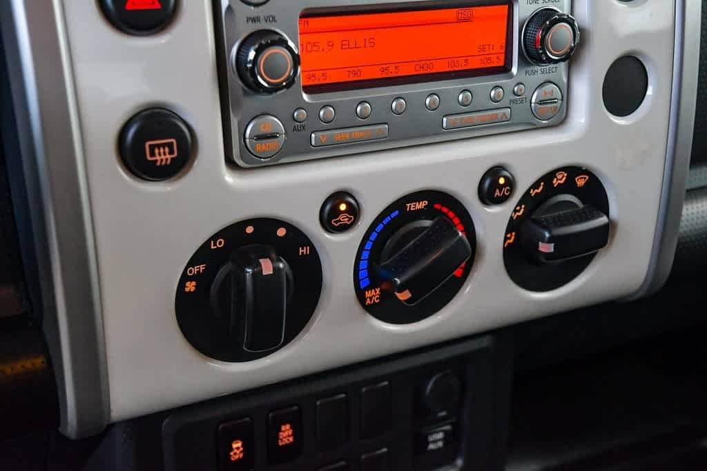 Thumbnail: 2012 Toyota FJ Cruiser - 26