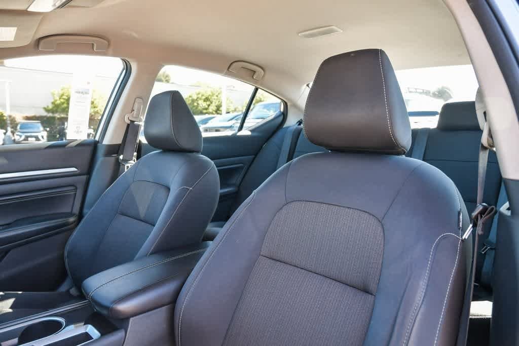 Thumbnail: 2021 Nissan Altima - 17