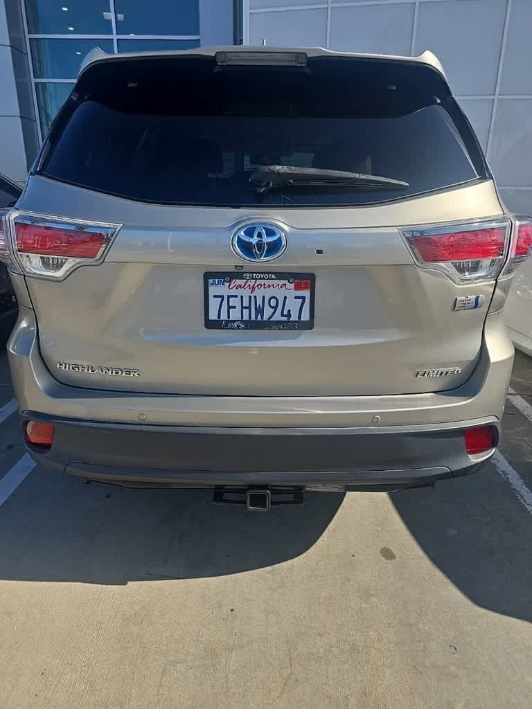 Thumbnail: 2014 Toyota Highlander - 3