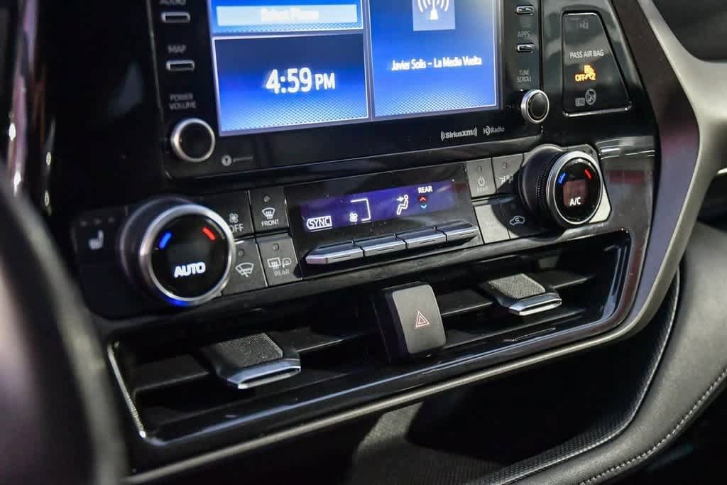 Thumbnail: 2022 Toyota Highlander - 25