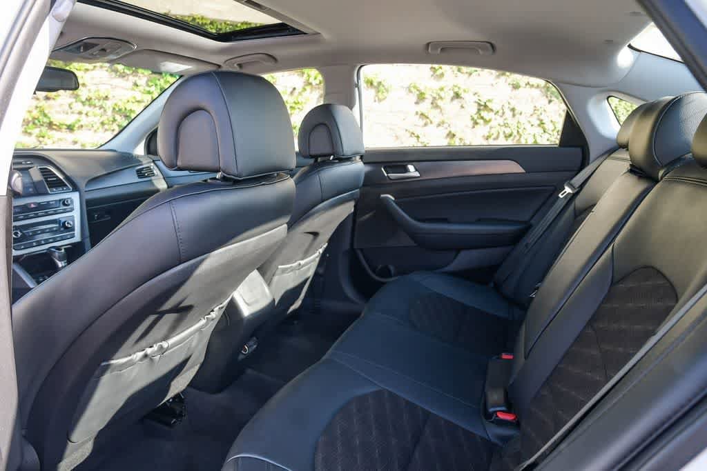 Thumbnail: 2017 Hyundai Sonata - 18