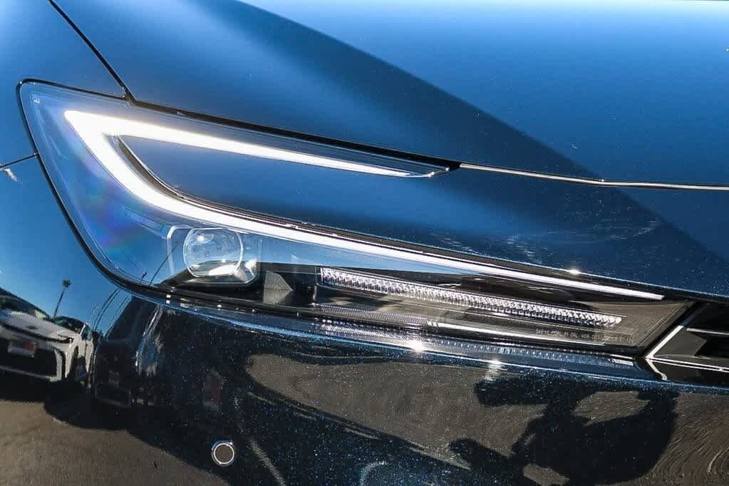 Thumbnail: 2026 Toyota Prius - 4