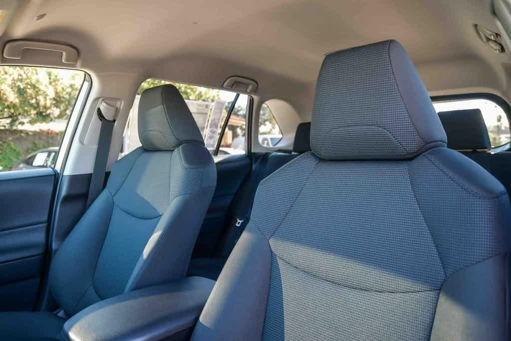 Thumbnail: 2025 Toyota RAV4 - 17