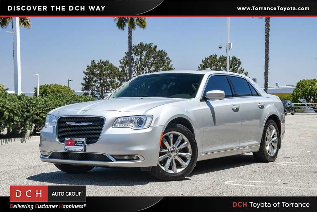 2019 Chrysler 300 Touring L AWD's photo
