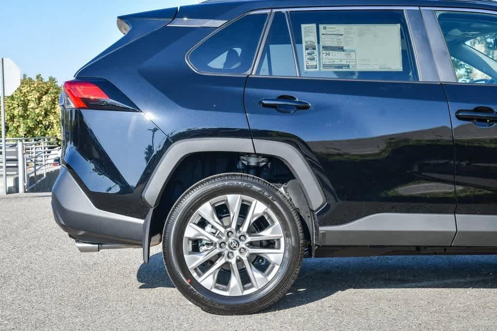 Thumbnail: 2025 Toyota RAV4 - 10