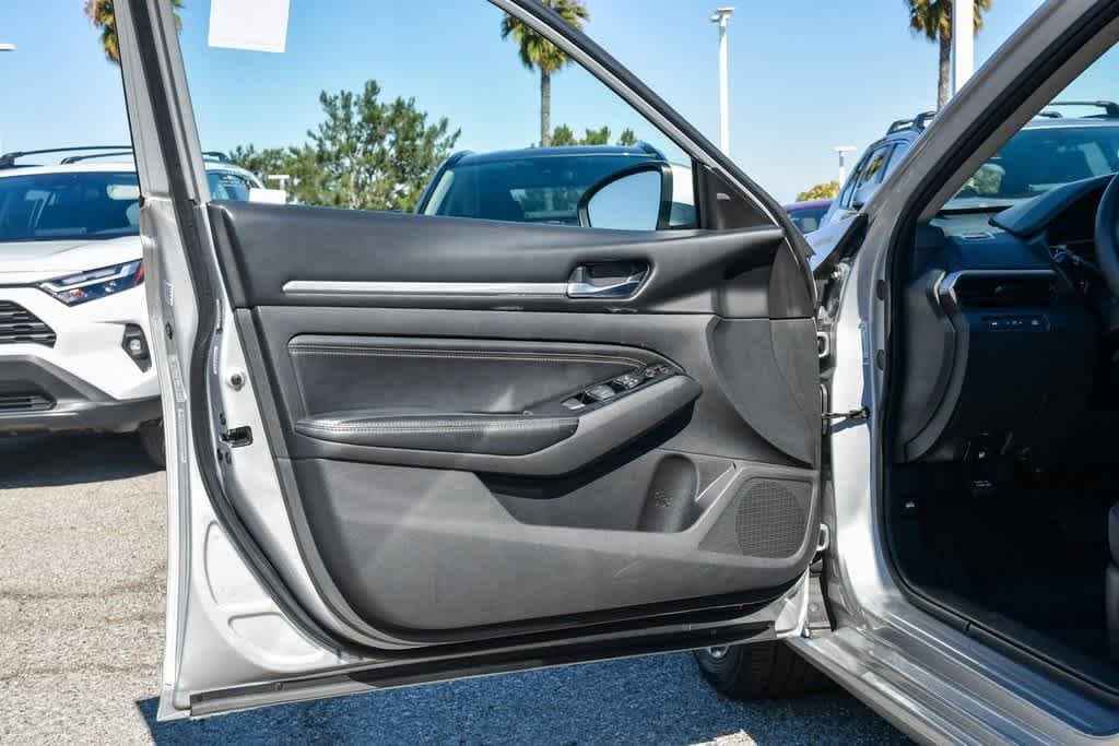 Thumbnail: 2021 Nissan Altima - 19