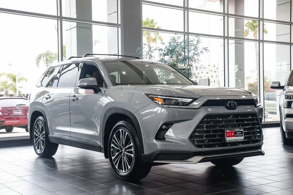 Thumbnail: 2026 Toyota Grand Highlander - 3