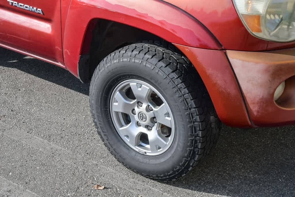 Thumbnail: 2006 Toyota Tacoma - 12