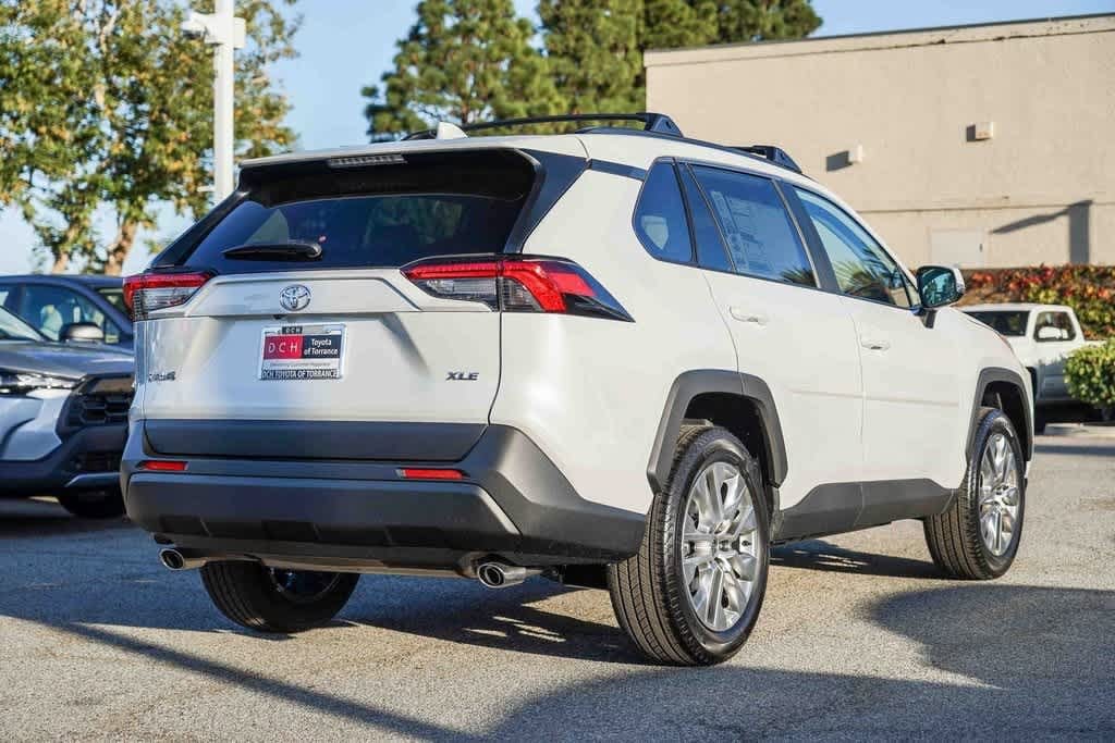 Thumbnail: 2025 Toyota RAV4 - 6