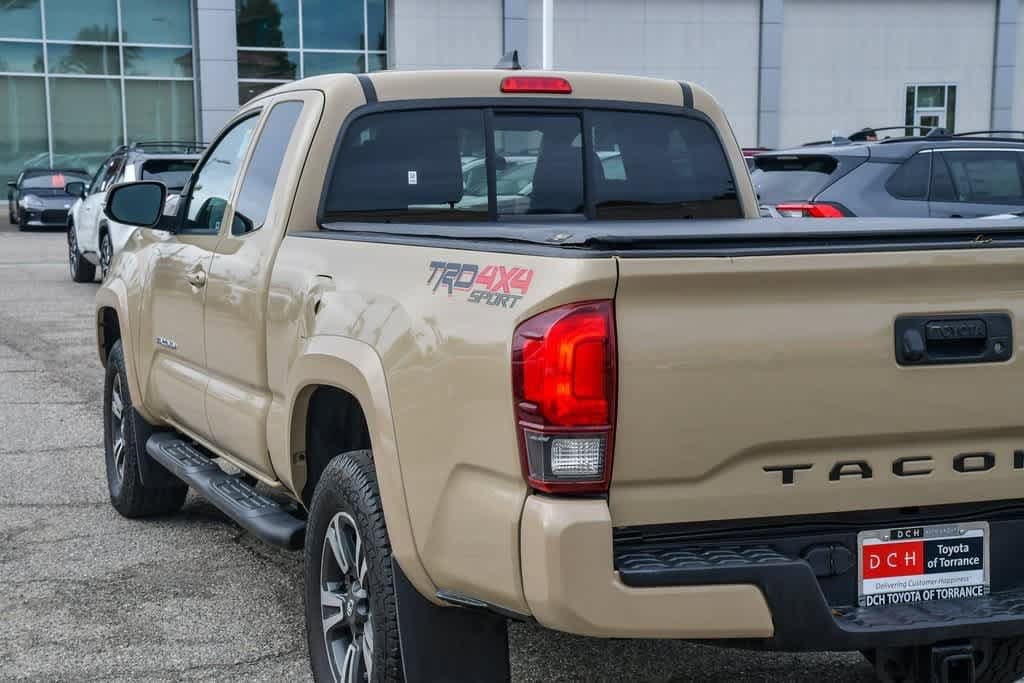 Thumbnail: 2019 Toyota Tacoma - 5