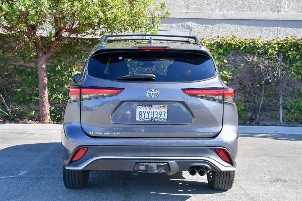 Thumbnail: 2022 Toyota Highlander - 7