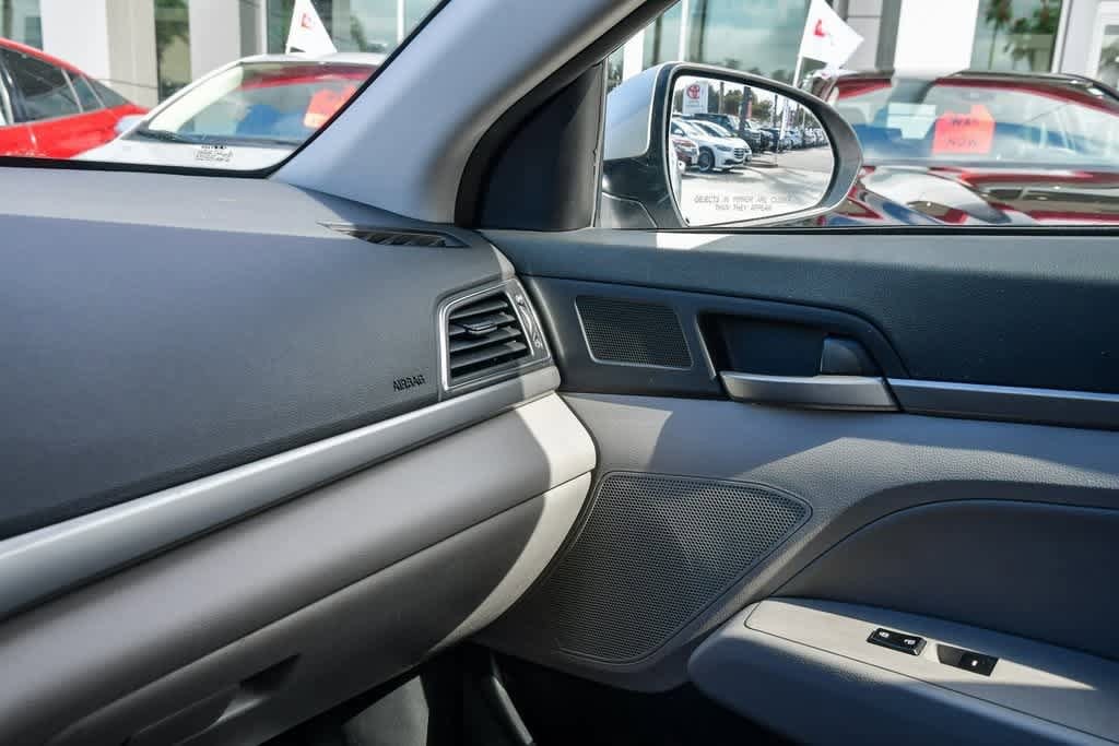 Thumbnail: 2017 Hyundai Elantra - 25