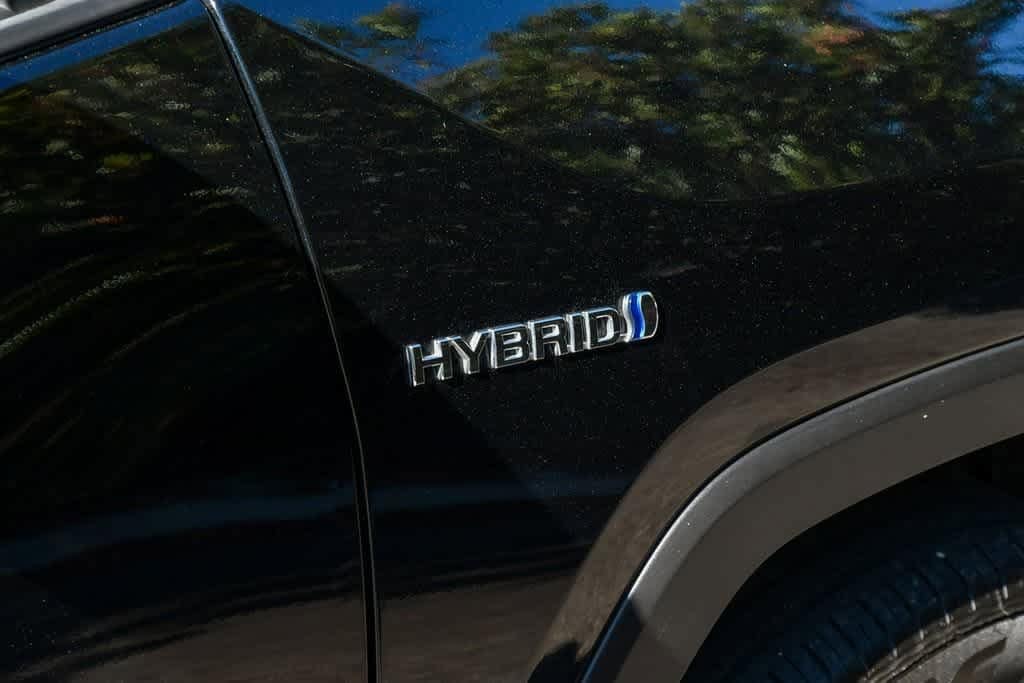 Thumbnail: 2021 Toyota RAV4 - 28