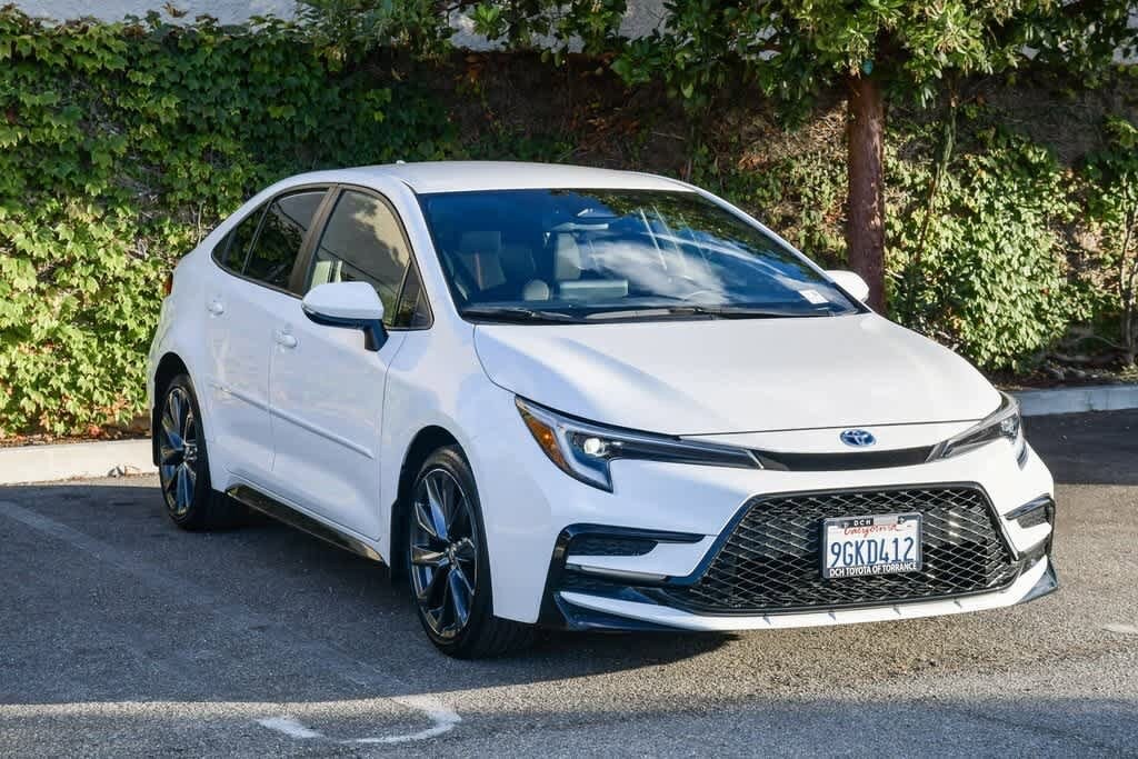 Thumbnail: 2023 Toyota Corolla - 3