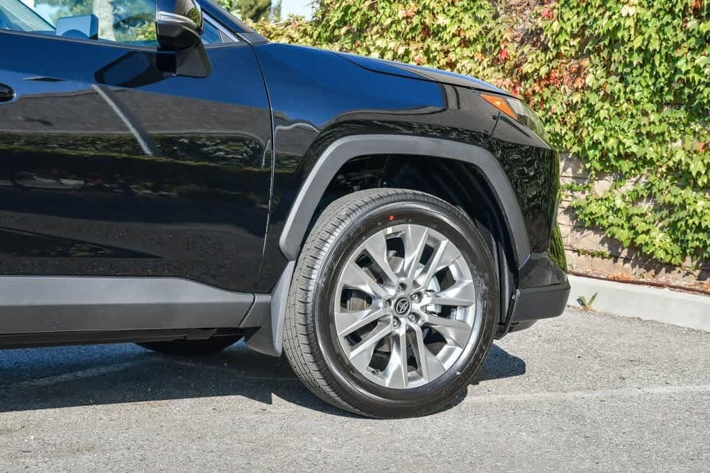 Thumbnail: 2025 Toyota RAV4 - 11