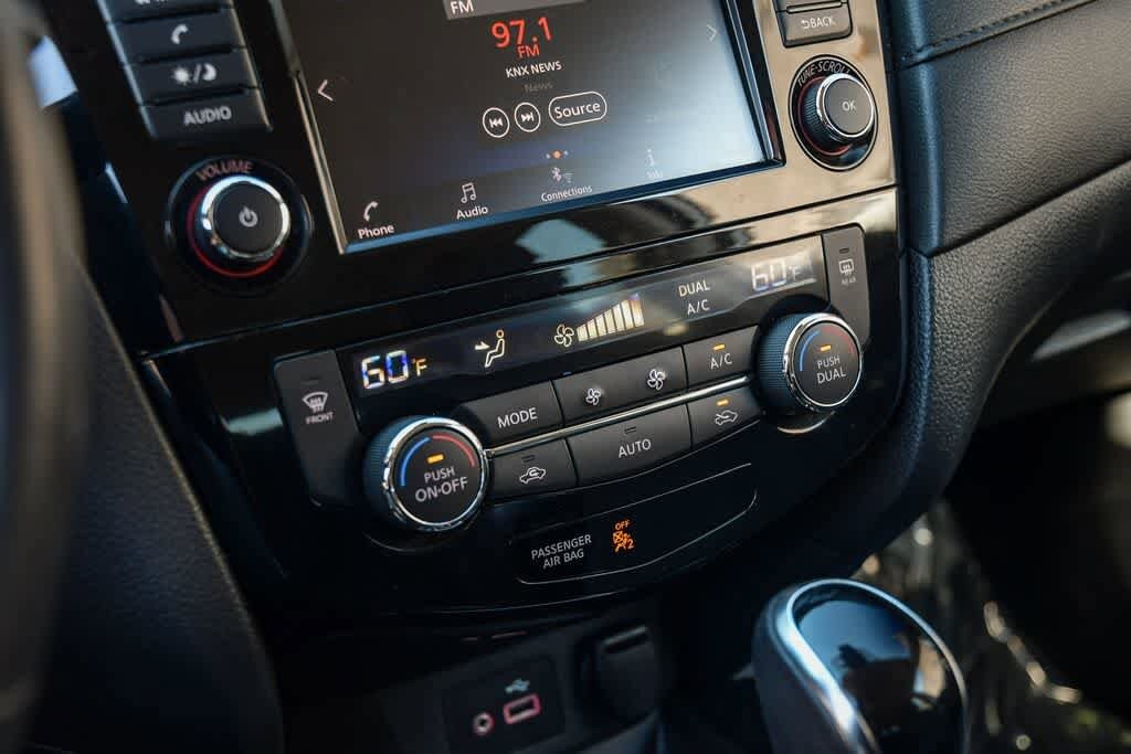 Thumbnail: 2019 Nissan Rogue - 21