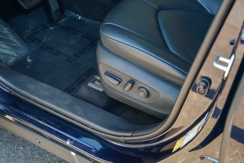 Thumbnail: 2022 Toyota Highlander - 21