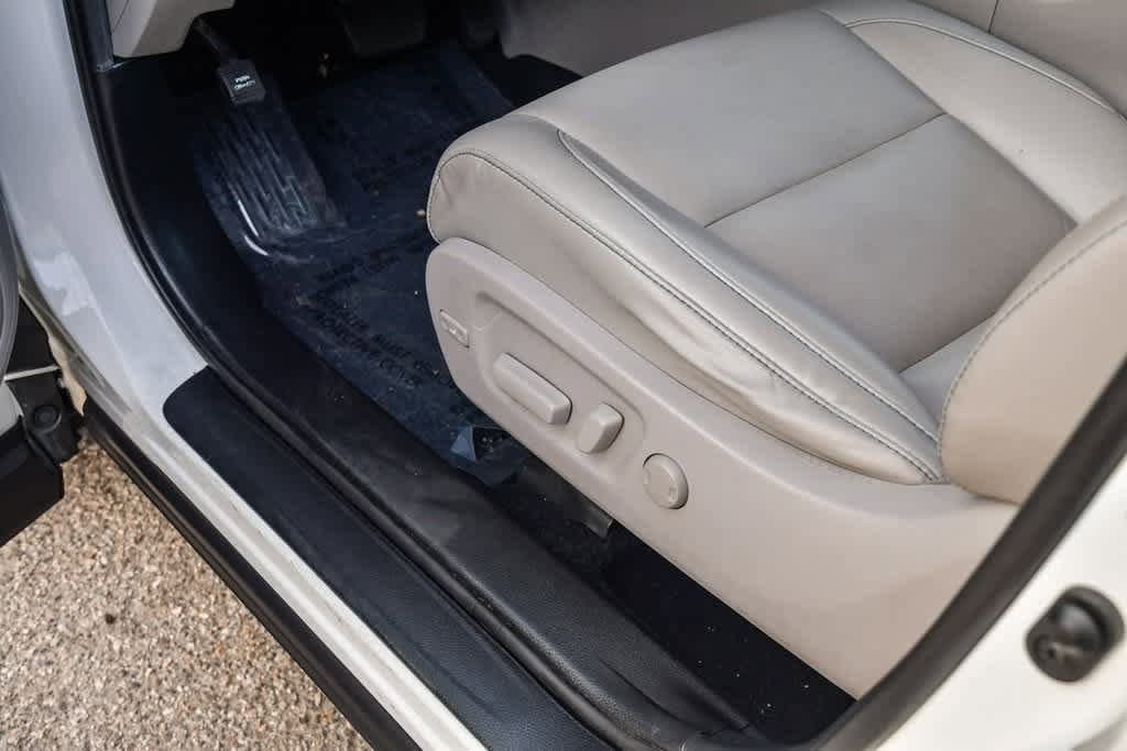 Thumbnail: 2019 Toyota Highlander - 22