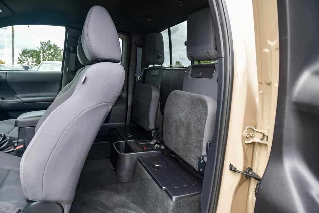 Thumbnail: 2019 Toyota Tacoma - 20